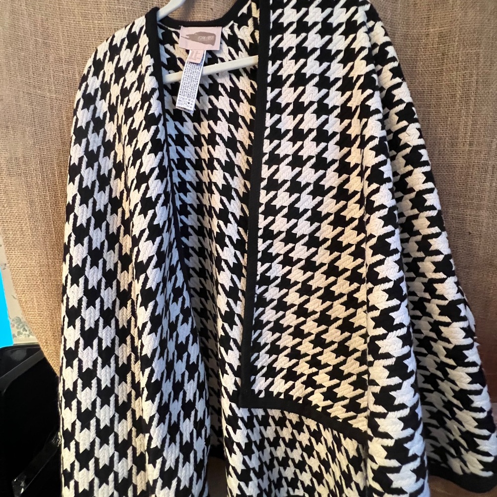 Forever 21 Black and White Houndstooth Cape XS